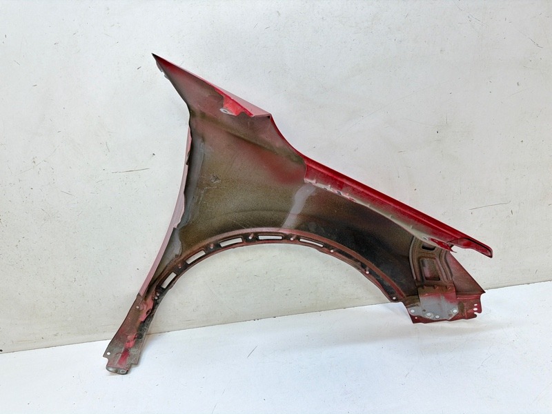 Крыло переднее левое