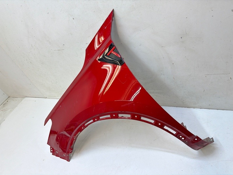 Крыло переднее левое