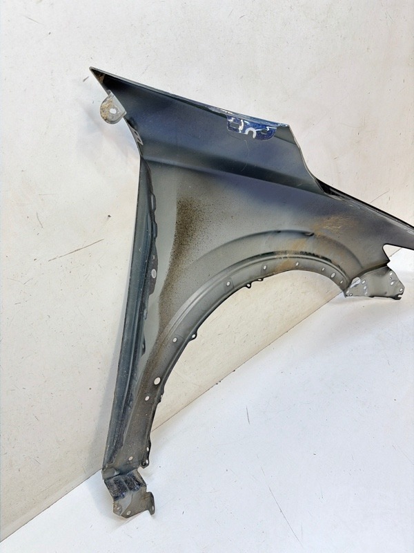 Крыло переднее левое