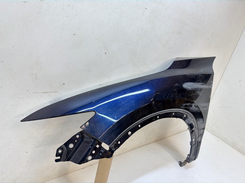 Крыло переднее левое