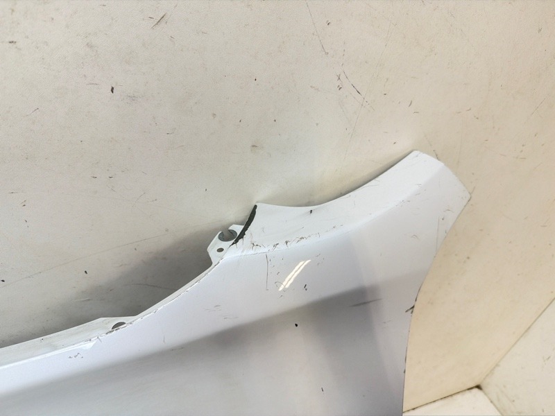 Крыло переднее левое