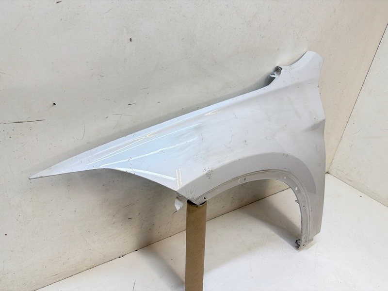 Крыло переднее левое