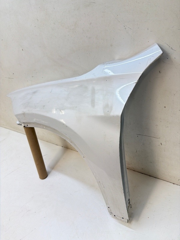 Крыло переднее левое