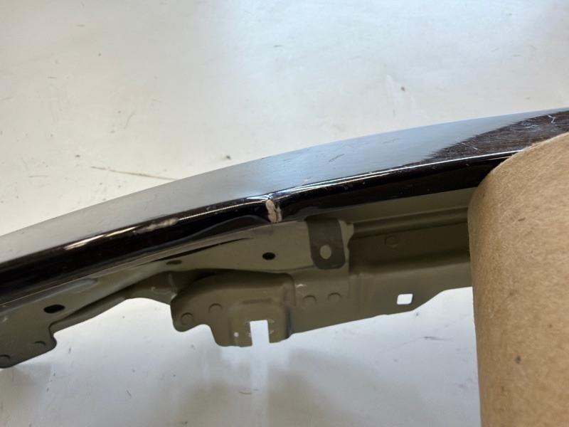 Крыло переднее левое