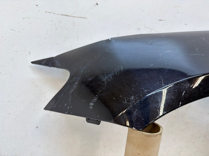 Крыло переднее левое