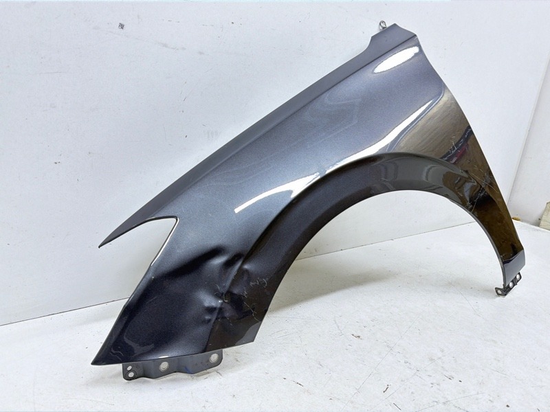 Крыло переднее левое