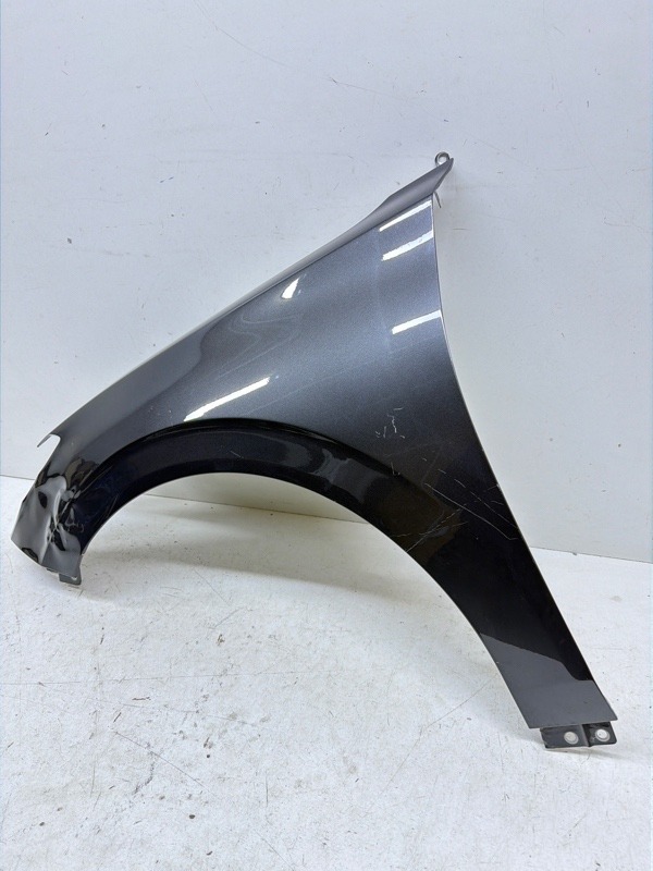 Крыло переднее левое