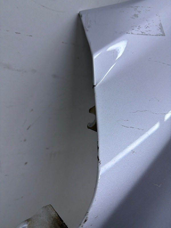 Крыло переднее левое