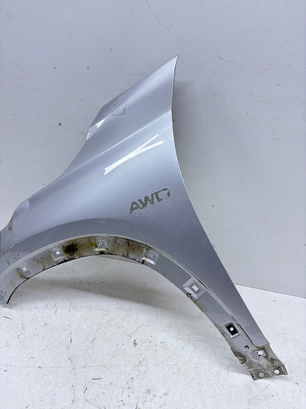 Крыло переднее левое