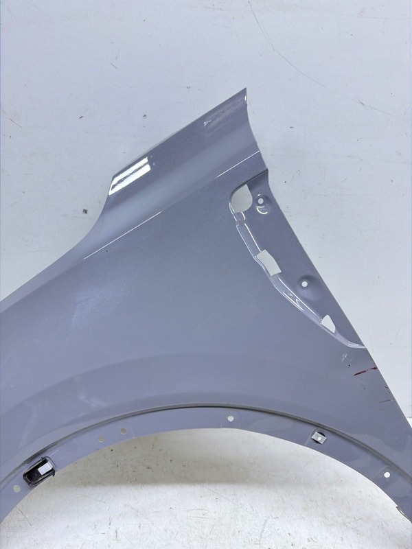 Крыло переднее левое