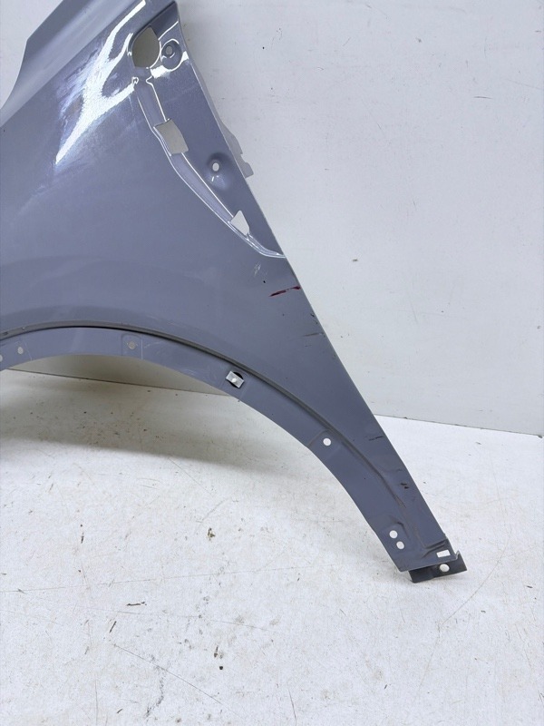 Крыло переднее левое