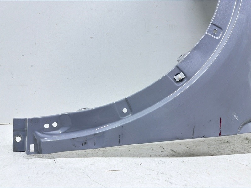 Крыло переднее левое