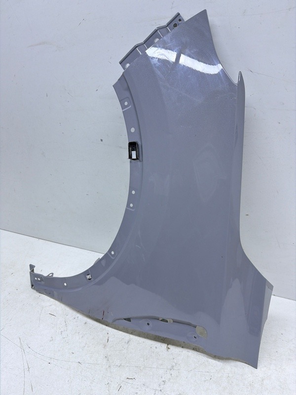 Крыло переднее левое