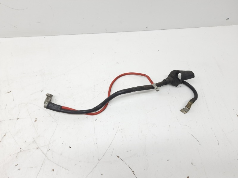 Клемма аккумулятора +