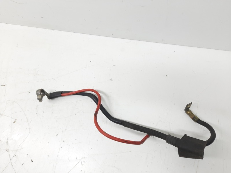 Клемма аккумулятора +