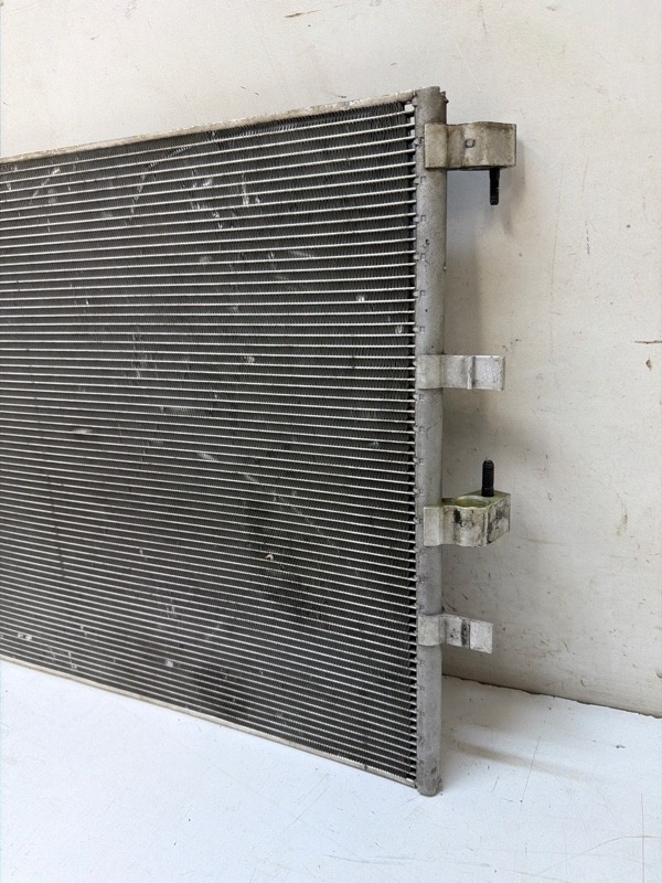 Радиатор кондиционера / конденсер