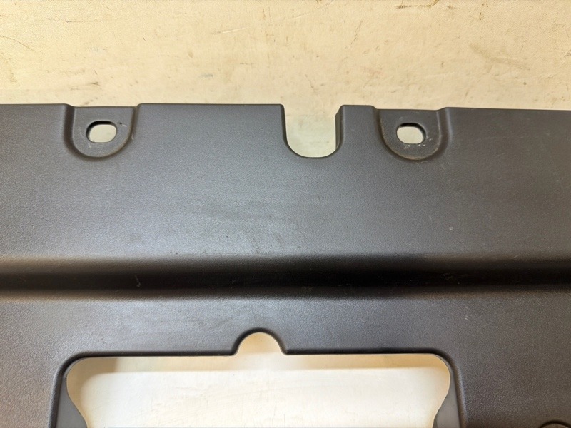 Кожух замка капота