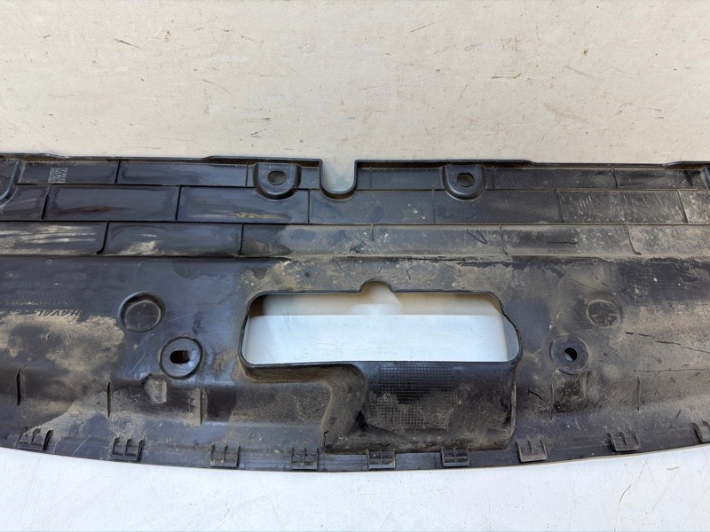 Кожух замка капота