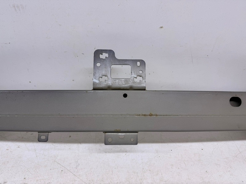 Усилитель переднего бампера