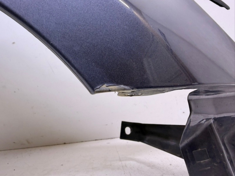 Крыло переднее правое