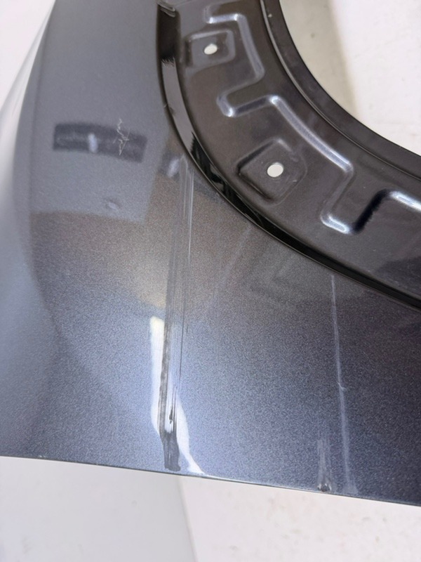 Крыло переднее правое