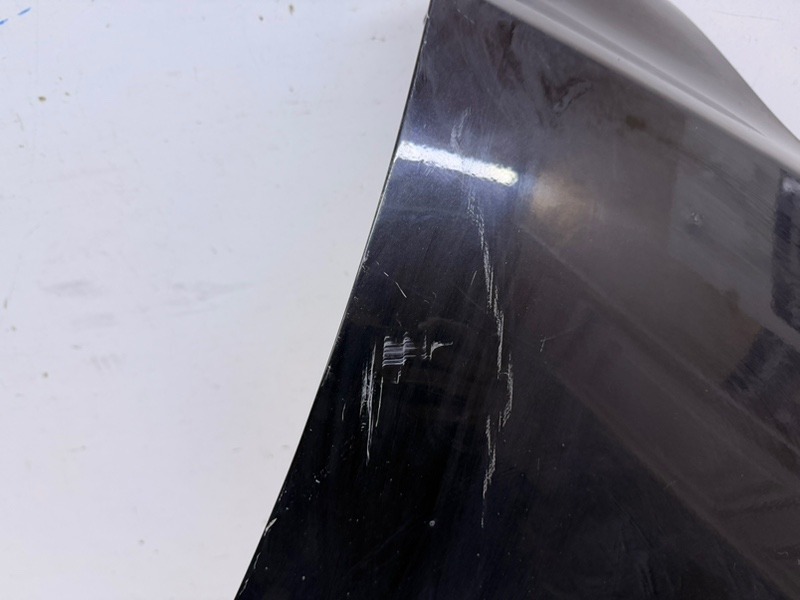 Крыло переднее правое