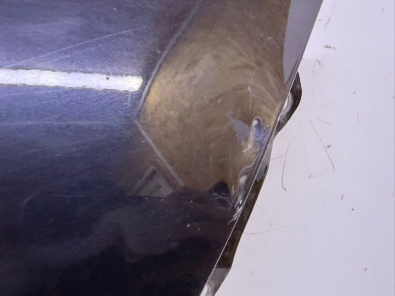 Крыло переднее правое