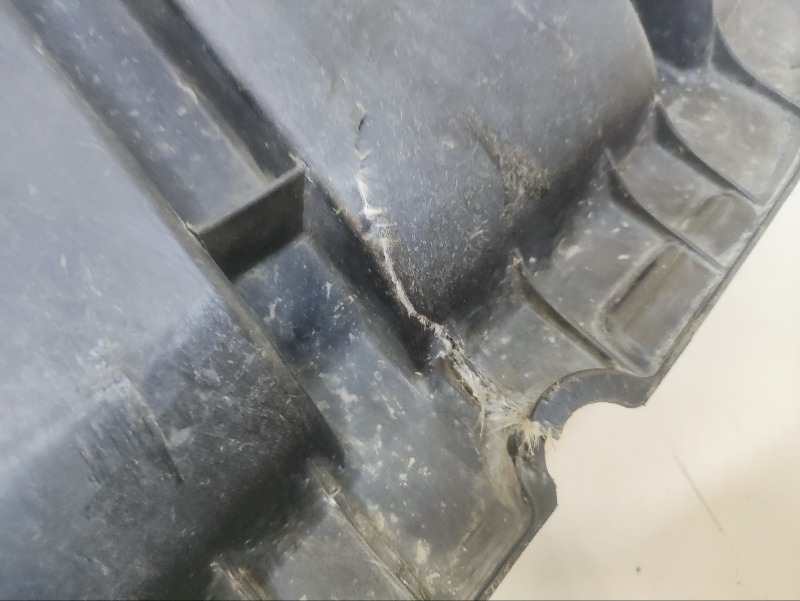 Пыльник двигателя