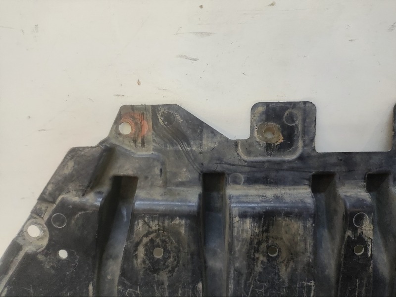 Пыльник двигателя