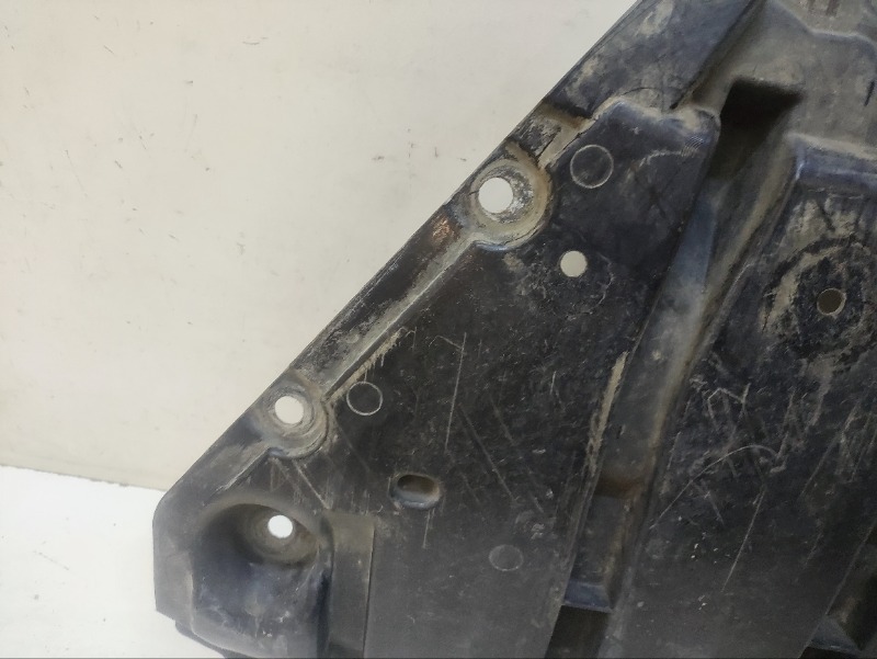 Пыльник двигателя