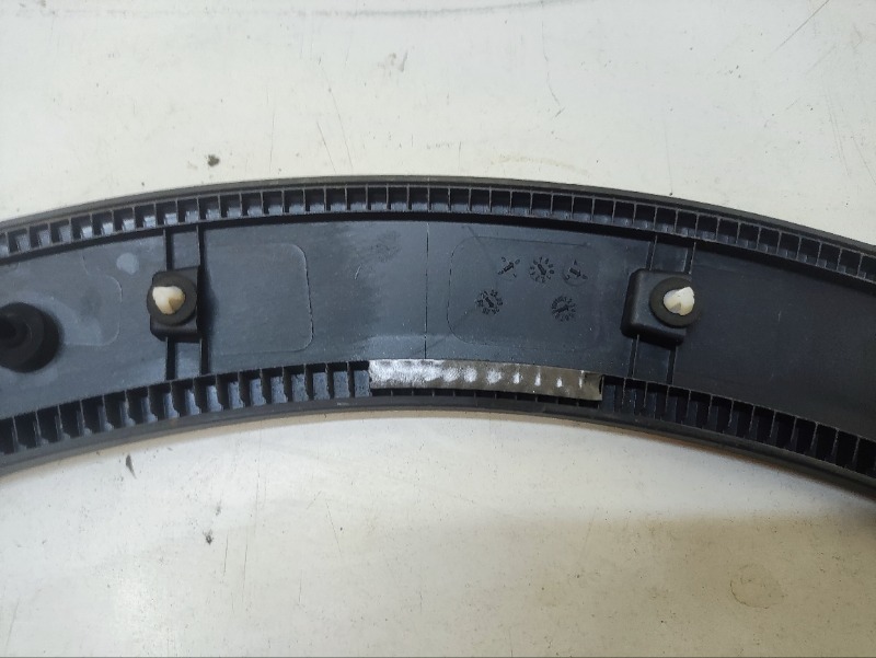 Накладка заднего крыла правого