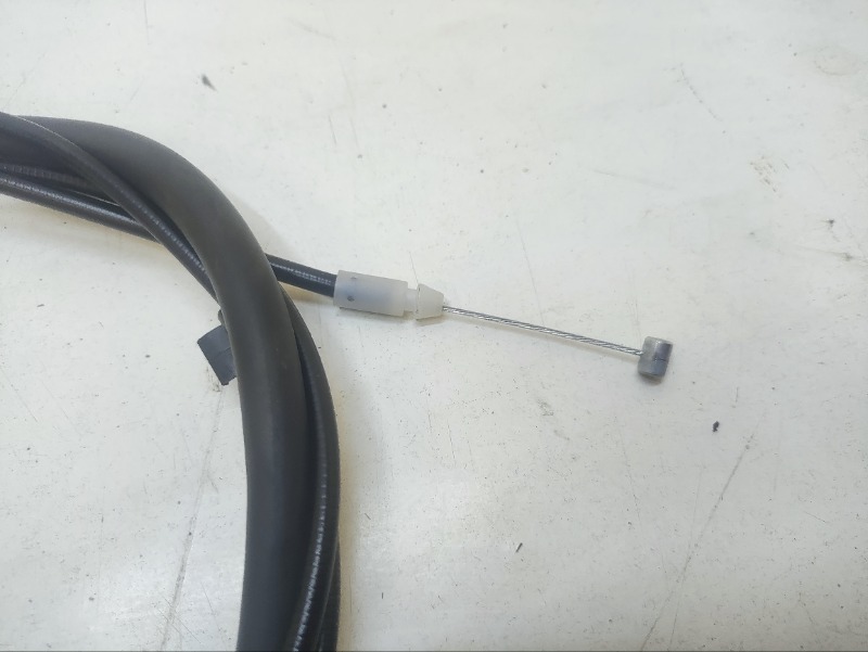 Трос открывания капота