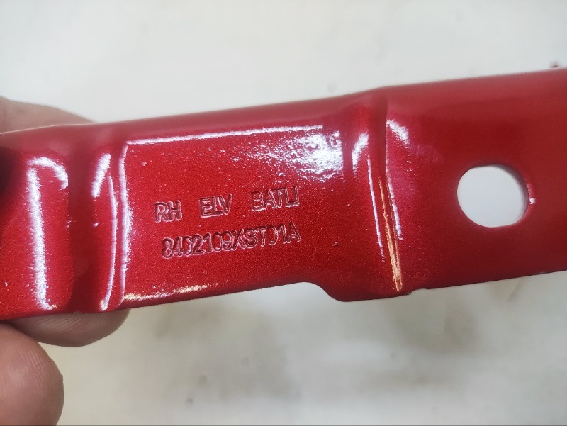 Петля капота правая