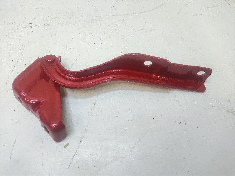 Петля капота левая