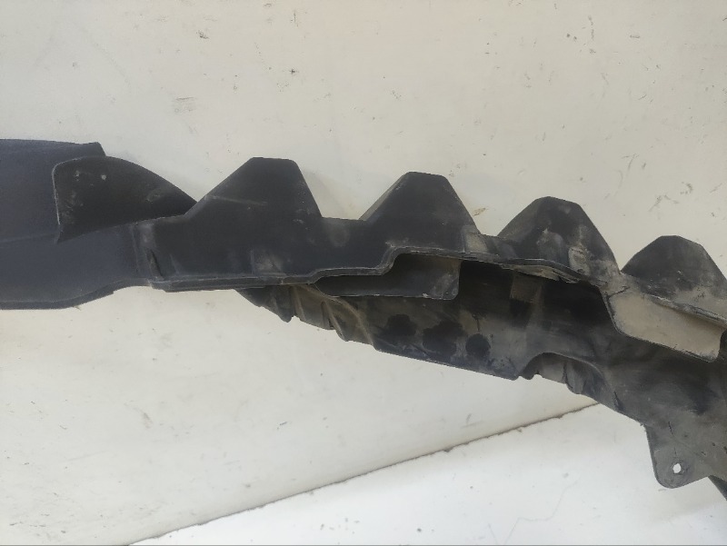 Кронштейн переднего бампера