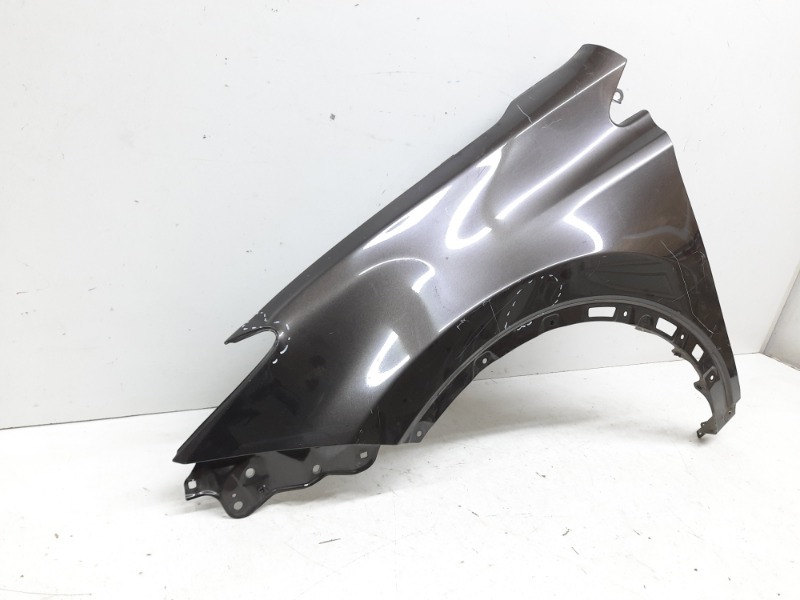 Крыло переднее левое