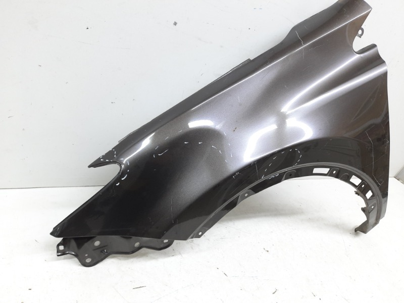 Крыло переднее левое