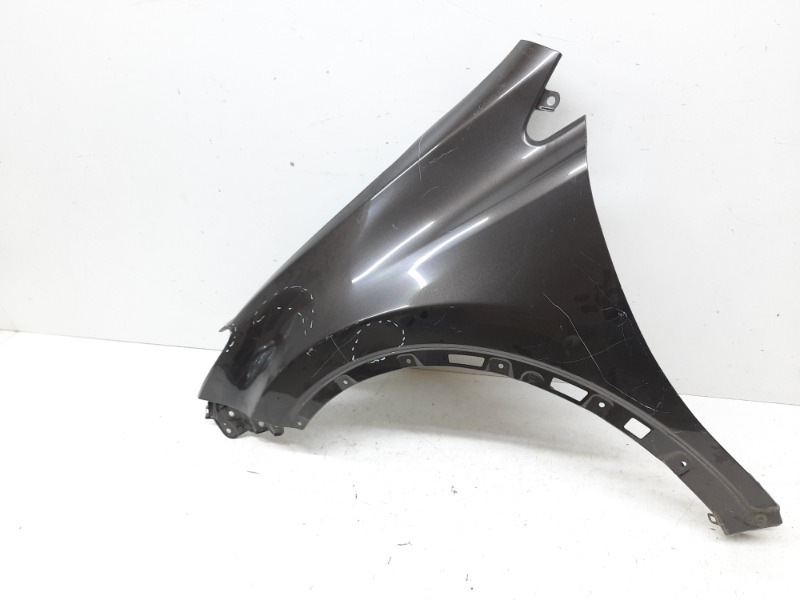 Крыло переднее левое