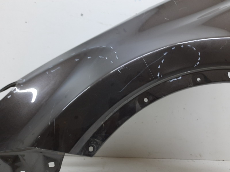 Крыло переднее левое