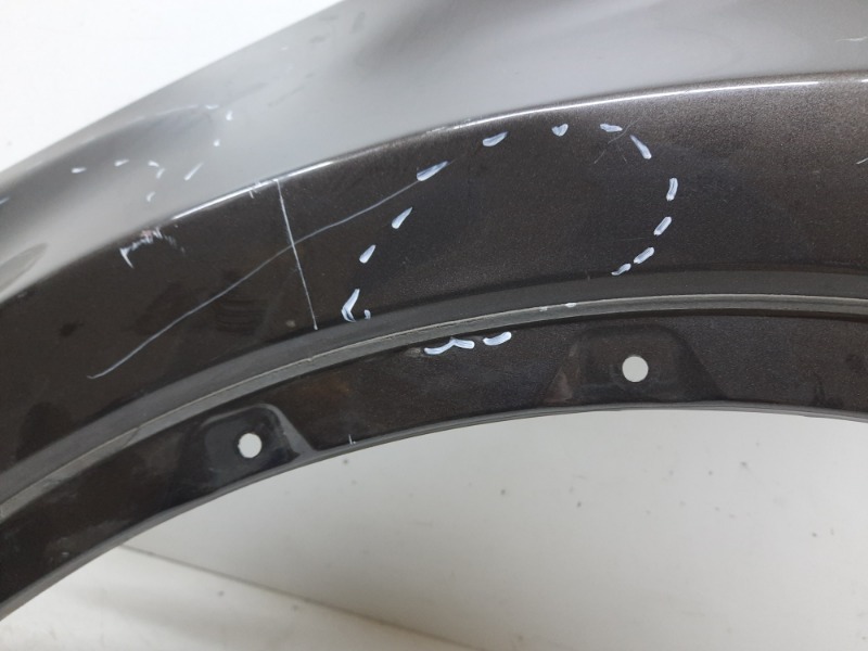 Крыло переднее левое