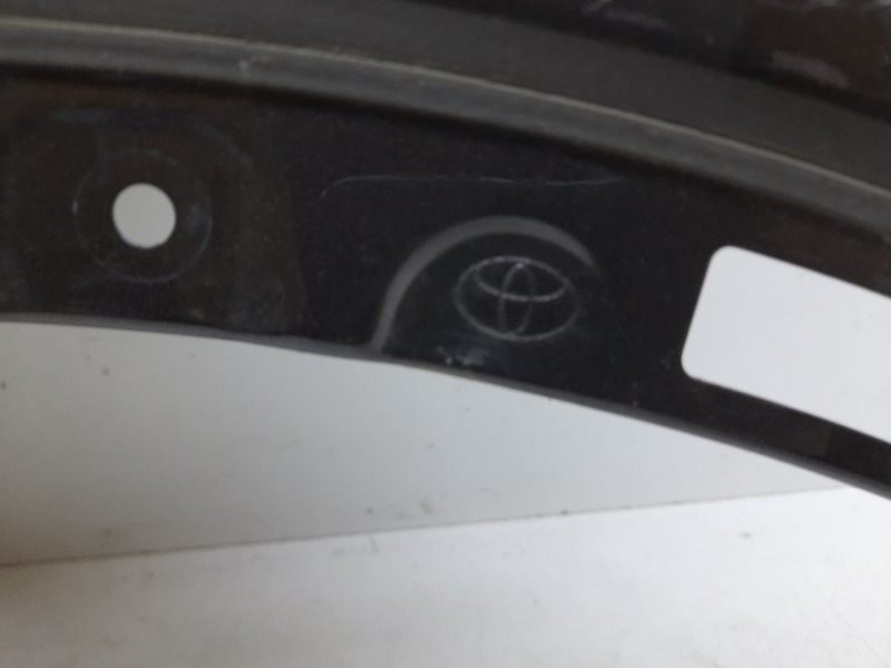 Крыло переднее левое