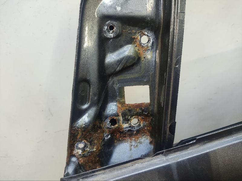 Дверь передняя левая