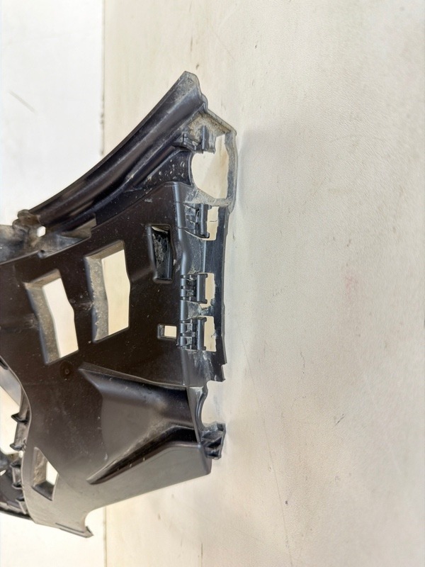 Кронштейн переднего бампера правый