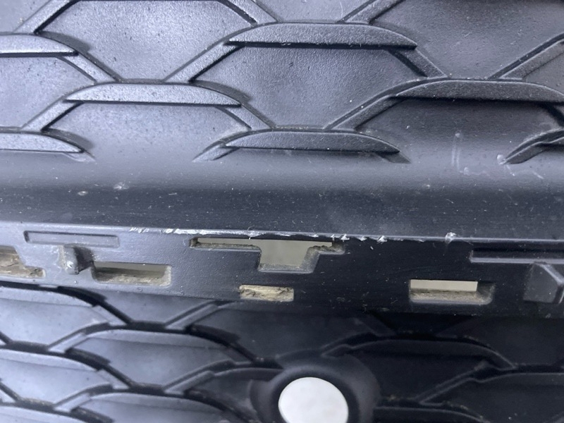 Решетка в бампер правая