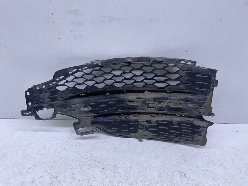 Решетка в бампер правая