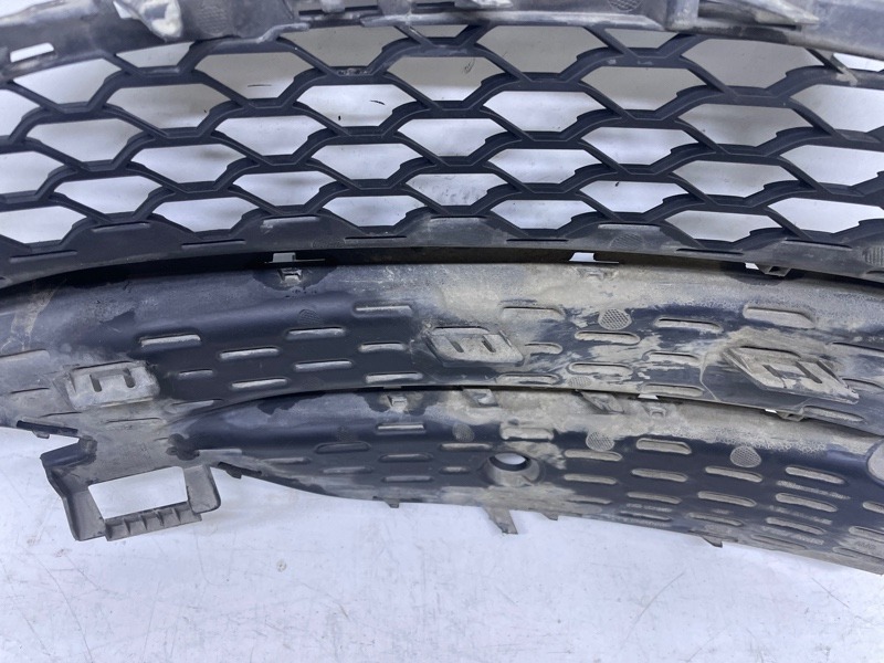 Решетка в бампер правая