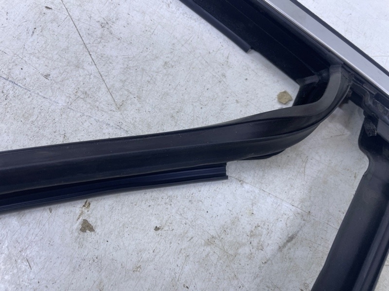 Уплотнитель двери