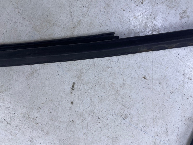 Уплотнитель двери