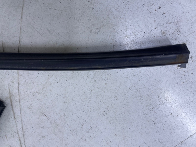 Уплотнитель двери