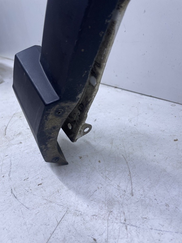 Крыло переднее правое